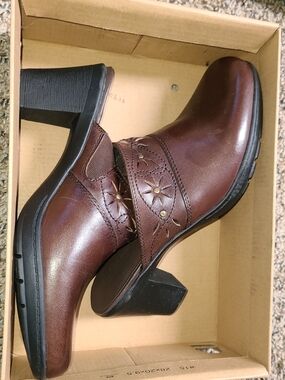 Clarks Women's Brown Leather Heeled Ankle Boots